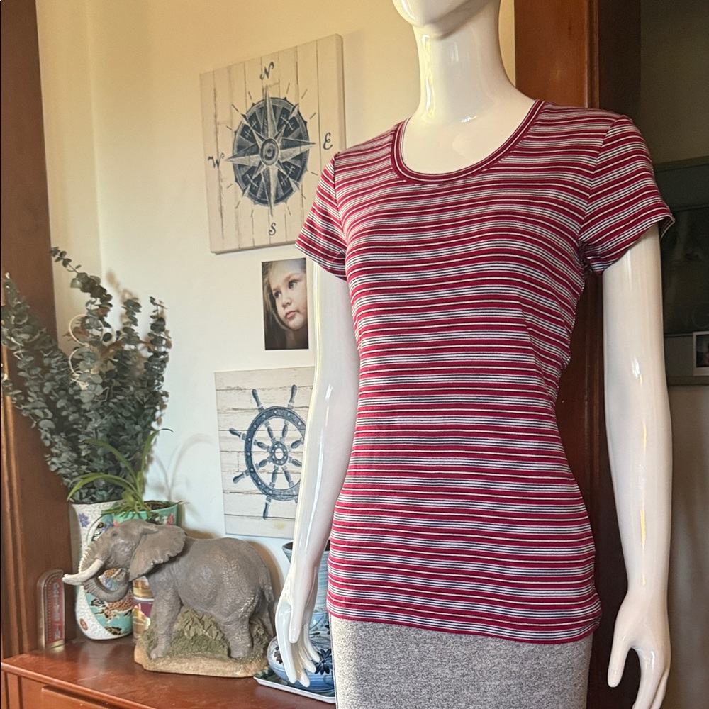 NWT northern reflections size small Striped Red and White Women's cotton Top
